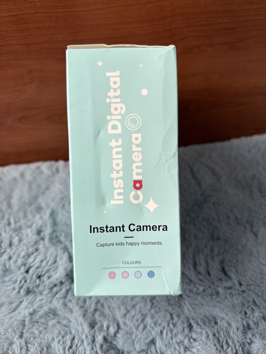 INSTANT Digital camera
