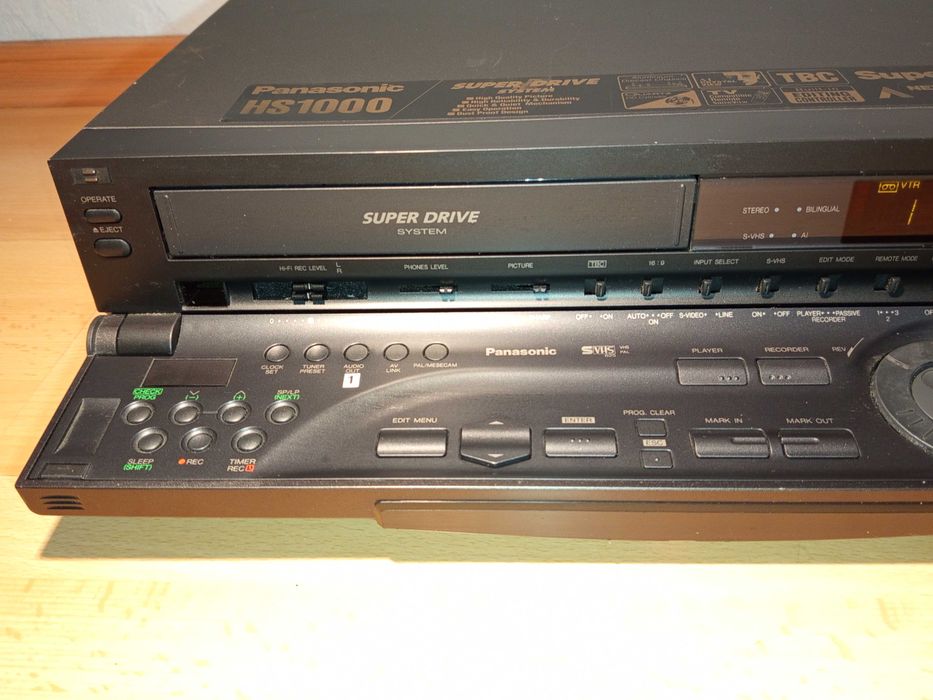 Висок клас видео VHS плейър Panasonic NV-HS1000G