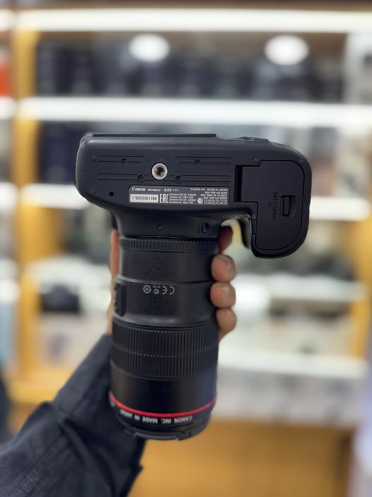 Canon 6D mark II / canon 100 mm f2.8 is usm