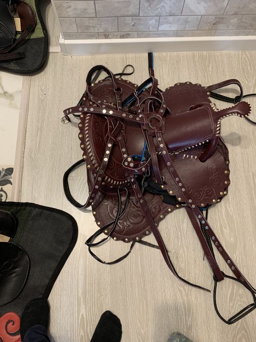 Продам комплект седла