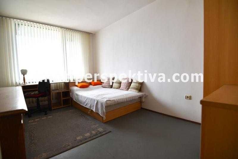 реф.17916 Четири отделни стаи, отлична локация-Камела!