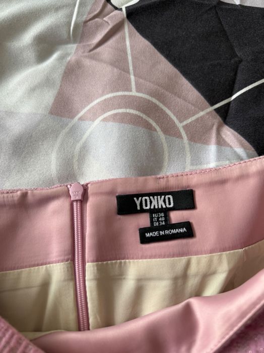 Fustă office roz pudrat