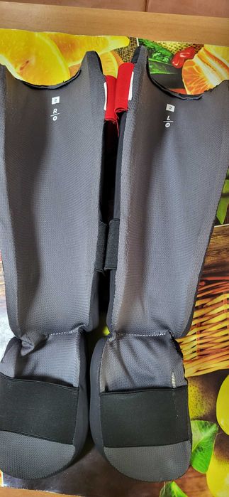 Echipament Kickboxing - mănuși si tibiere