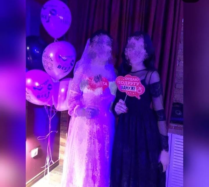 Черное красивое платье