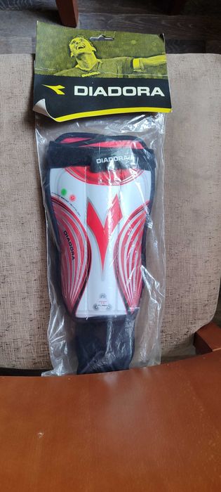 Вратарски ръкавици и кори