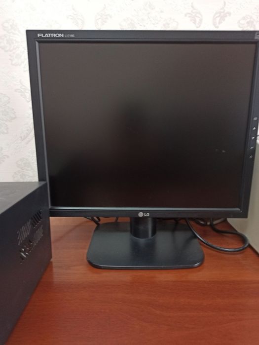 Компьютер сотилади халатик расимдагидек