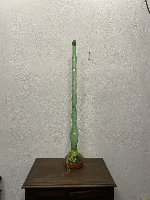 Висока зелена стъклена бутилка ръчно духано стъкло Европа 1950 1970