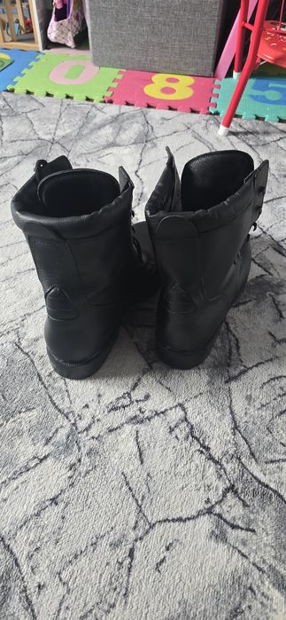 Черни кубинки от стария модел ! 44 номер