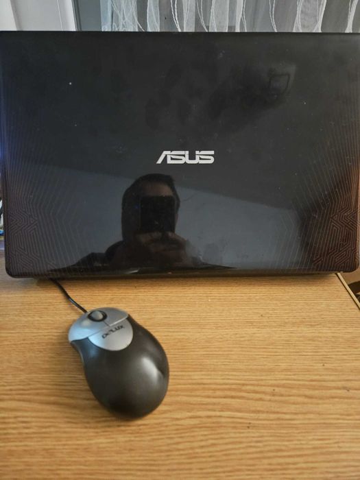 Vând Laptop Asus F550JK