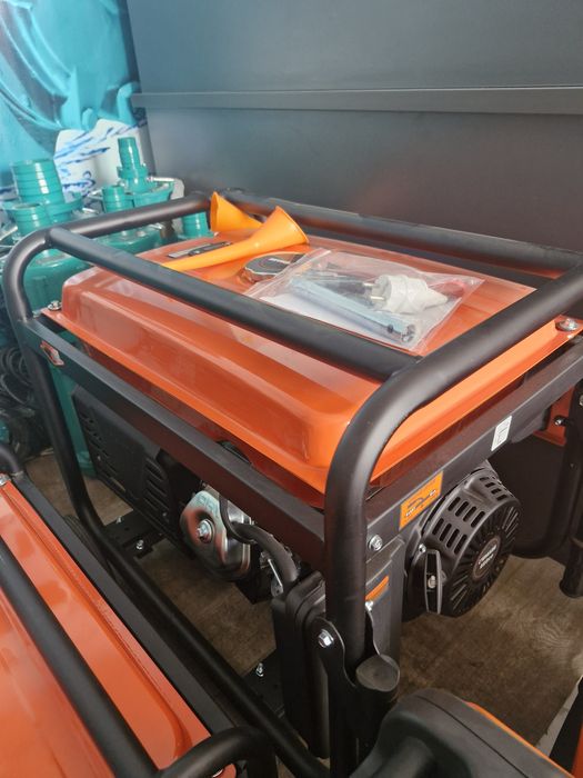 Генератор: KEMAGE 6,5 кВт движок
Куввати: 1,1 кВт
Фаза: 220В
Имконияти