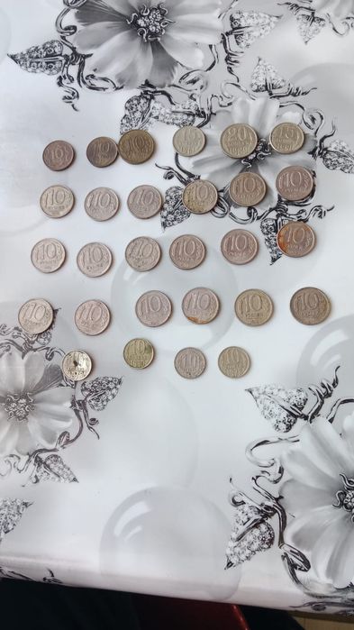 Продам старые монеты