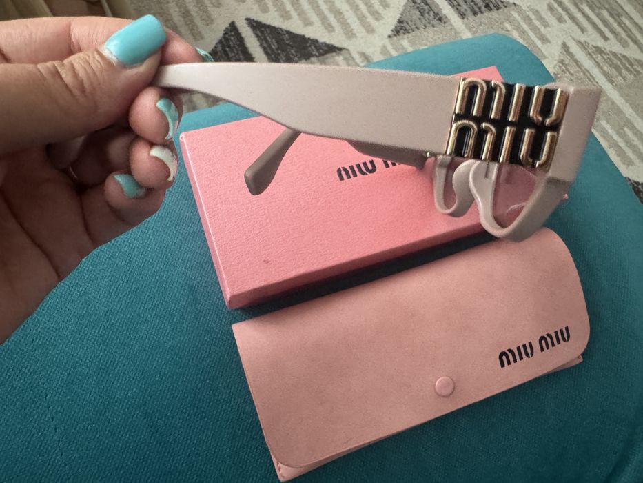 Слънчеви очила miu miu