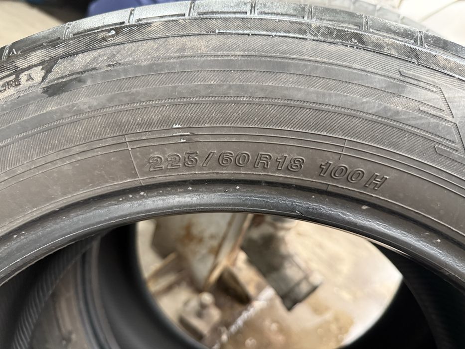 Летни гуми 4 бр. Yokohama BluEarth-XT AE61 225/60 R18 (DOT 2322)