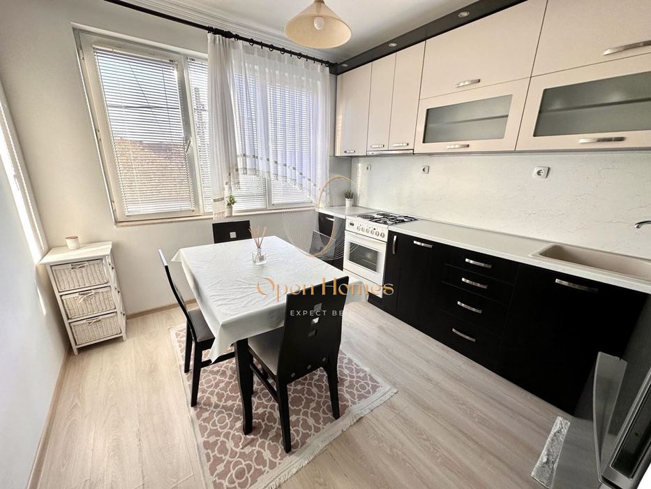 Продава се Четиристаен апартамент в Асеновград - 100 кв.м за 1050 €/кв.м - Снимка #2