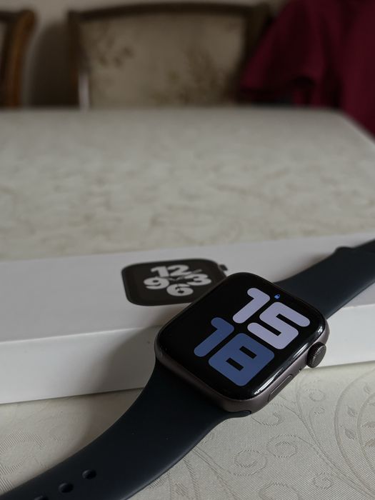 Apple watch SE 44мм