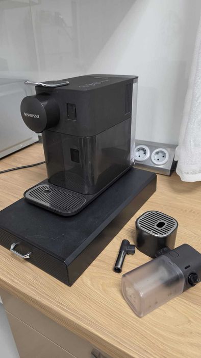 Espressor Lattissima One Evolution Negru