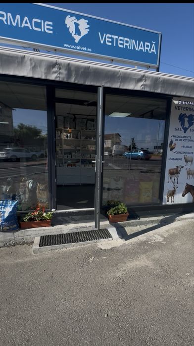 Containere spațiu comercial – fostă farmacie, complet echipate
