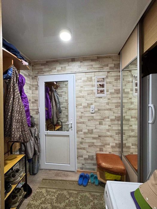 S  Продам 3-х ком студию на Старте 2/4 этаж