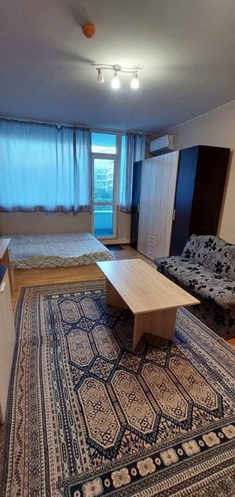 Двустаен апартамент в ж.к. Студентски град.