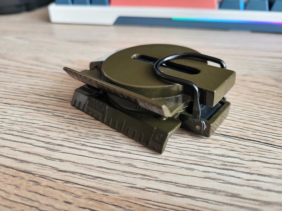 Продам компас в идеальном состоянии