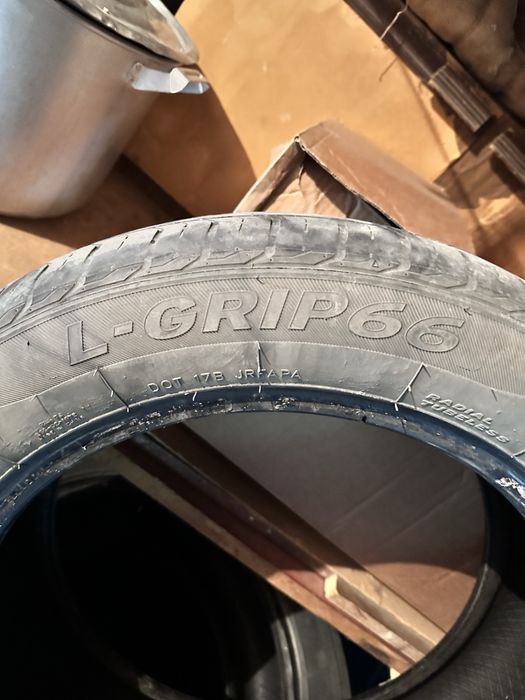 Продам летние шины 215/55/17