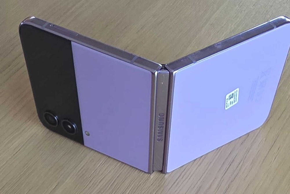 Samsung Z Flip 4 лилав