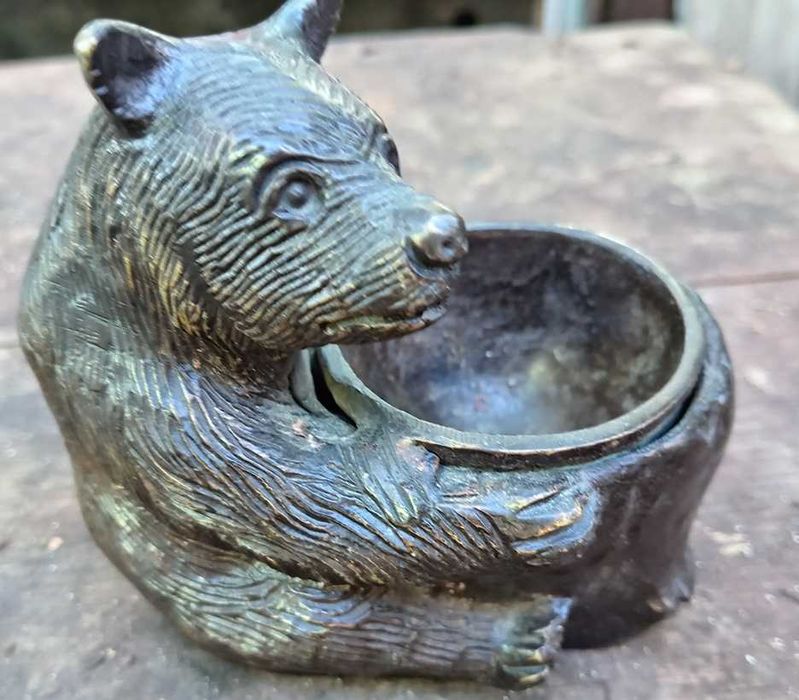 Statueta veche din bronz masiv