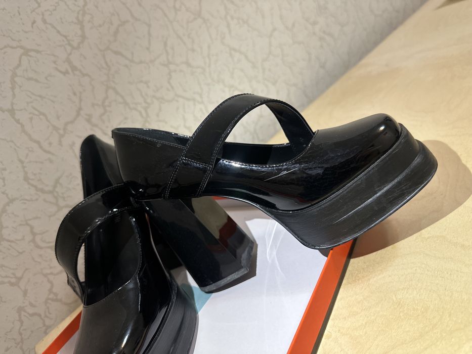 Продам женские туфли