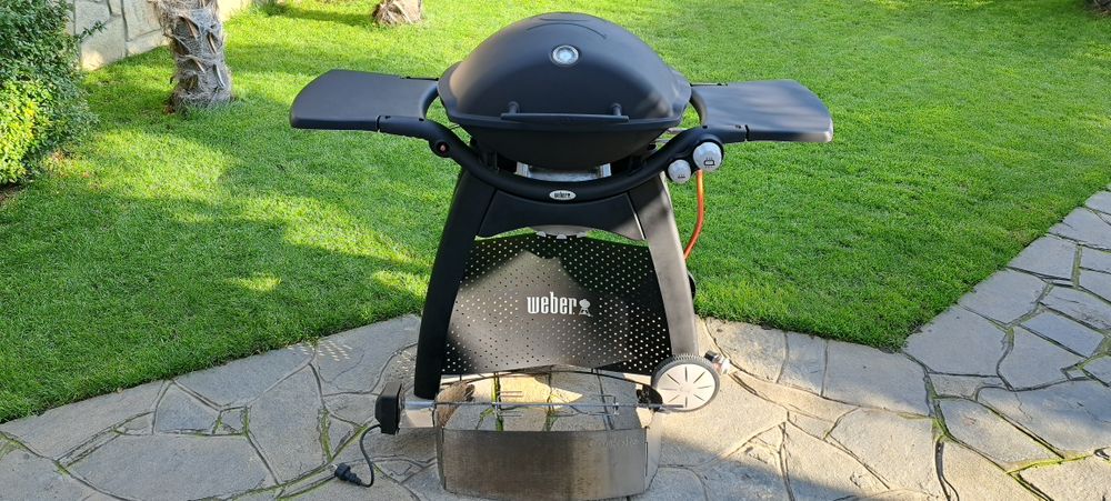 Газово барбекю Weber Q3000 С приставка за чеверме