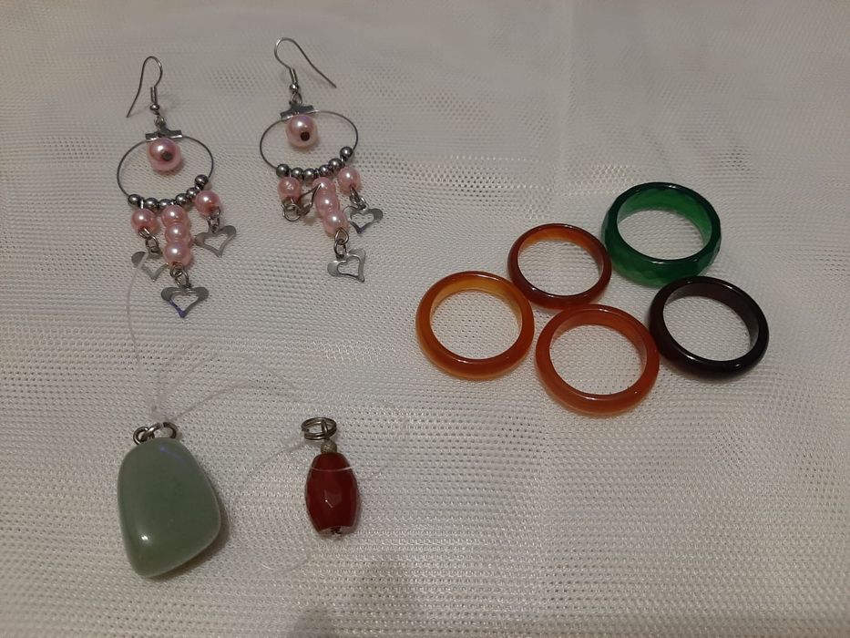 Украшения из камня