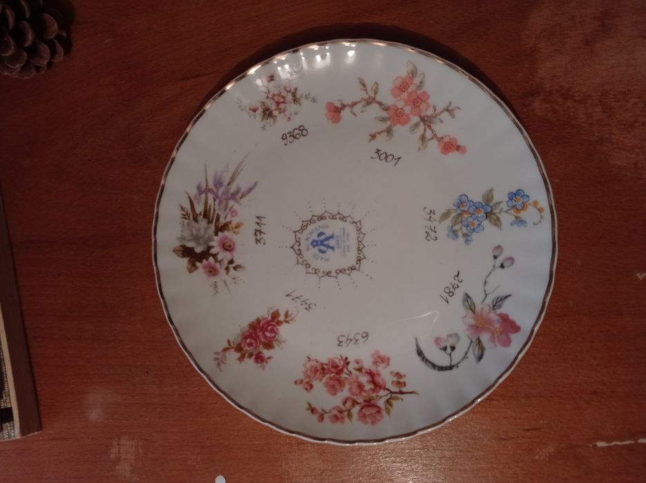 Farfurie Arpo,Curtea de Arges!