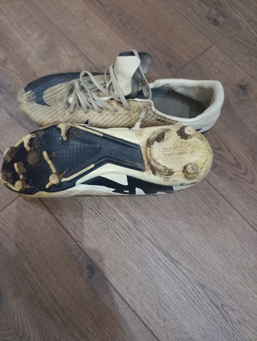 Бутонки за естествена й изкуствена трева номера 42,38,39