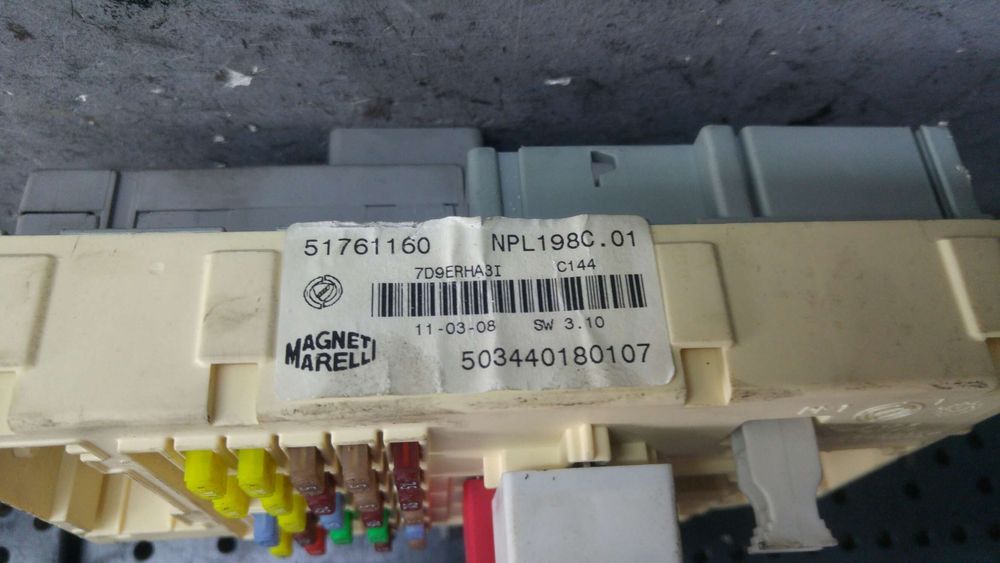 Panou tablou sigurante 1.9 jtd fiat bravo 2 198 51761160 503440180107