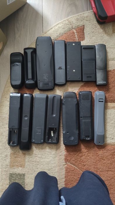 Lot telecomenzi audio