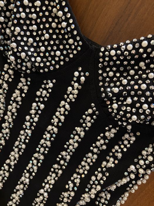 Рокля тип боди с перли и кристали