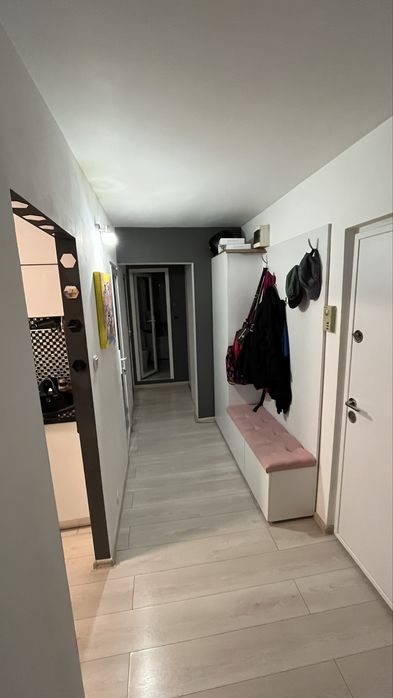 Vand apartament cu 2 camere