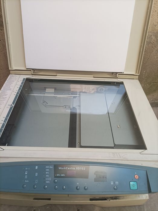 Продается цветной принтер ..хсерокс ..и сканер..НР..