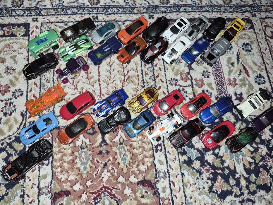 HotWheels машины