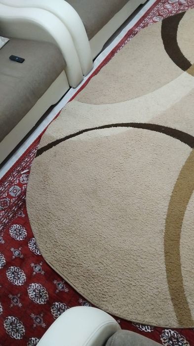 Продам красивые и чистые ковры