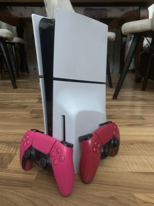 Playstation 5 slim CD 1 tb+ ps plus deluxe