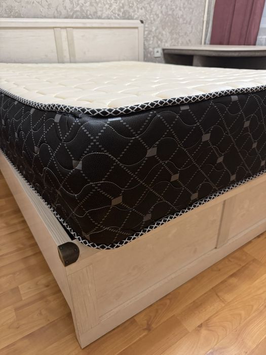 Матрс б/у  160 х 200