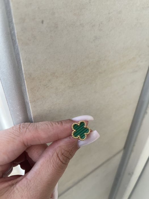 Обеци и гривни и колиета с детелини по модел на Van Cleef