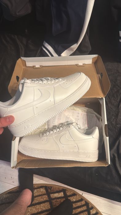 adidasi air force nike albi