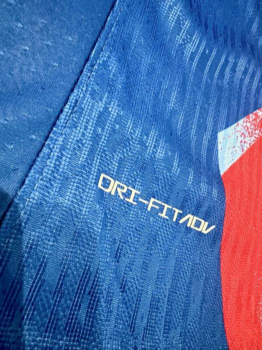 Футболна тениска Барселона за предстоящото ел класико - налична