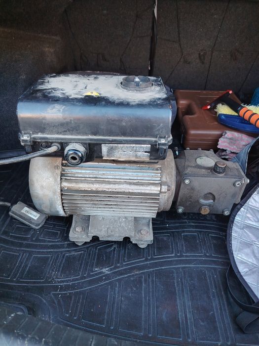 Продам электродвигатель