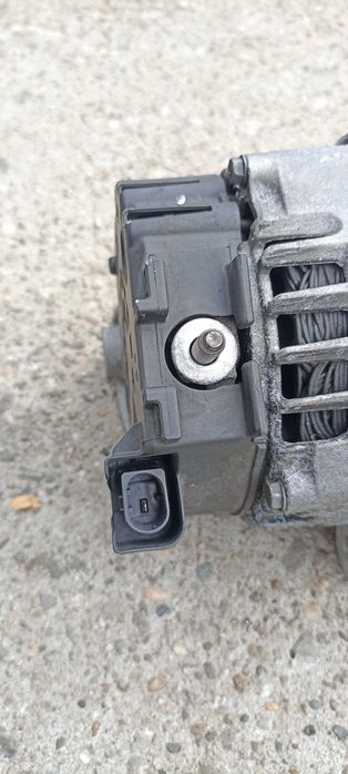 Alternator BMW X3 F25 X4 F26 Seria 5 6 7 F10 F11 F01 F12 F13, 8570672