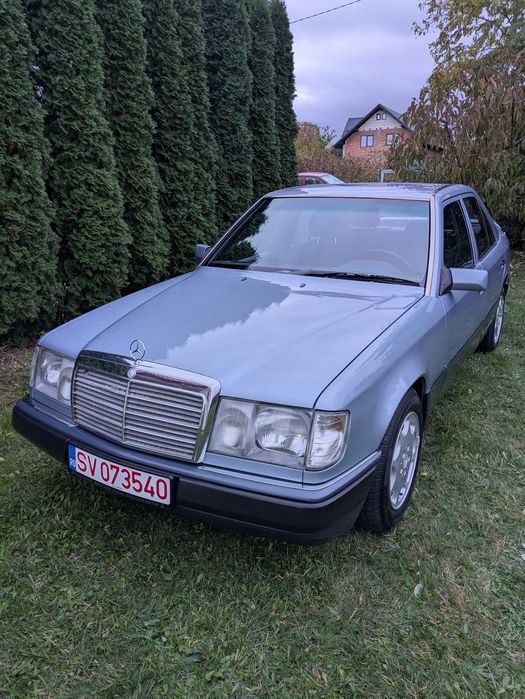 Wow! Mercedes-Benz W124 230E