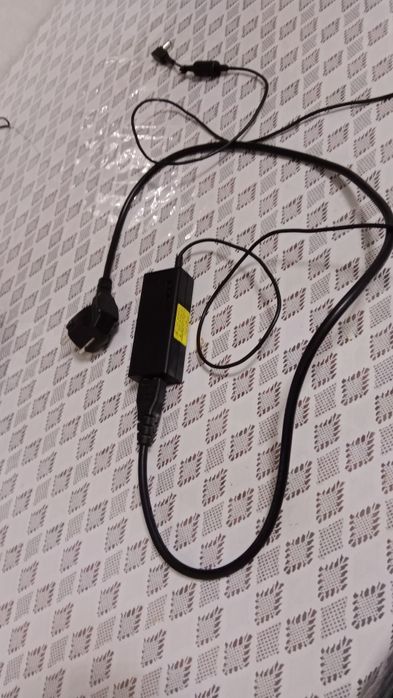 Acer Noutbuk sotiladi. + Sichqoncha va sumkasi