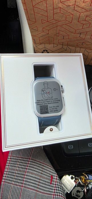 Smart Watch Huawei d2 чисто нов
