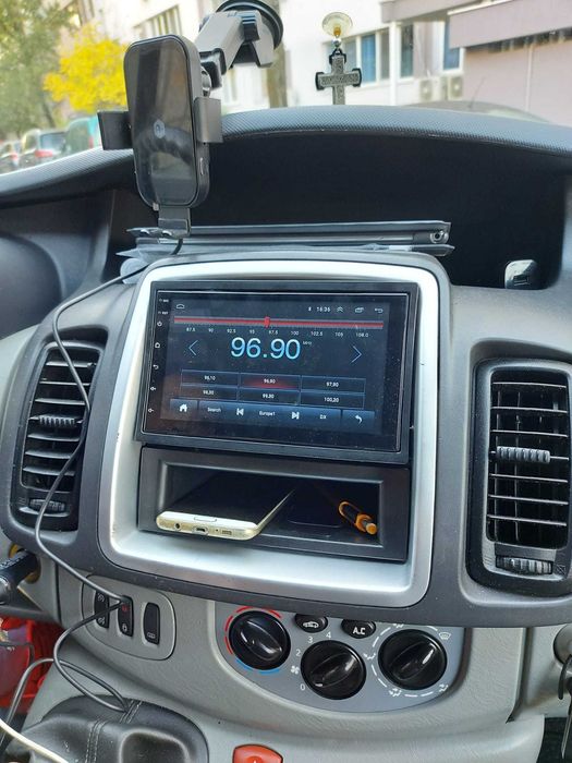 Navigatie Android Renault Trafic Opel Vivaro Waze YouTube GPS USB